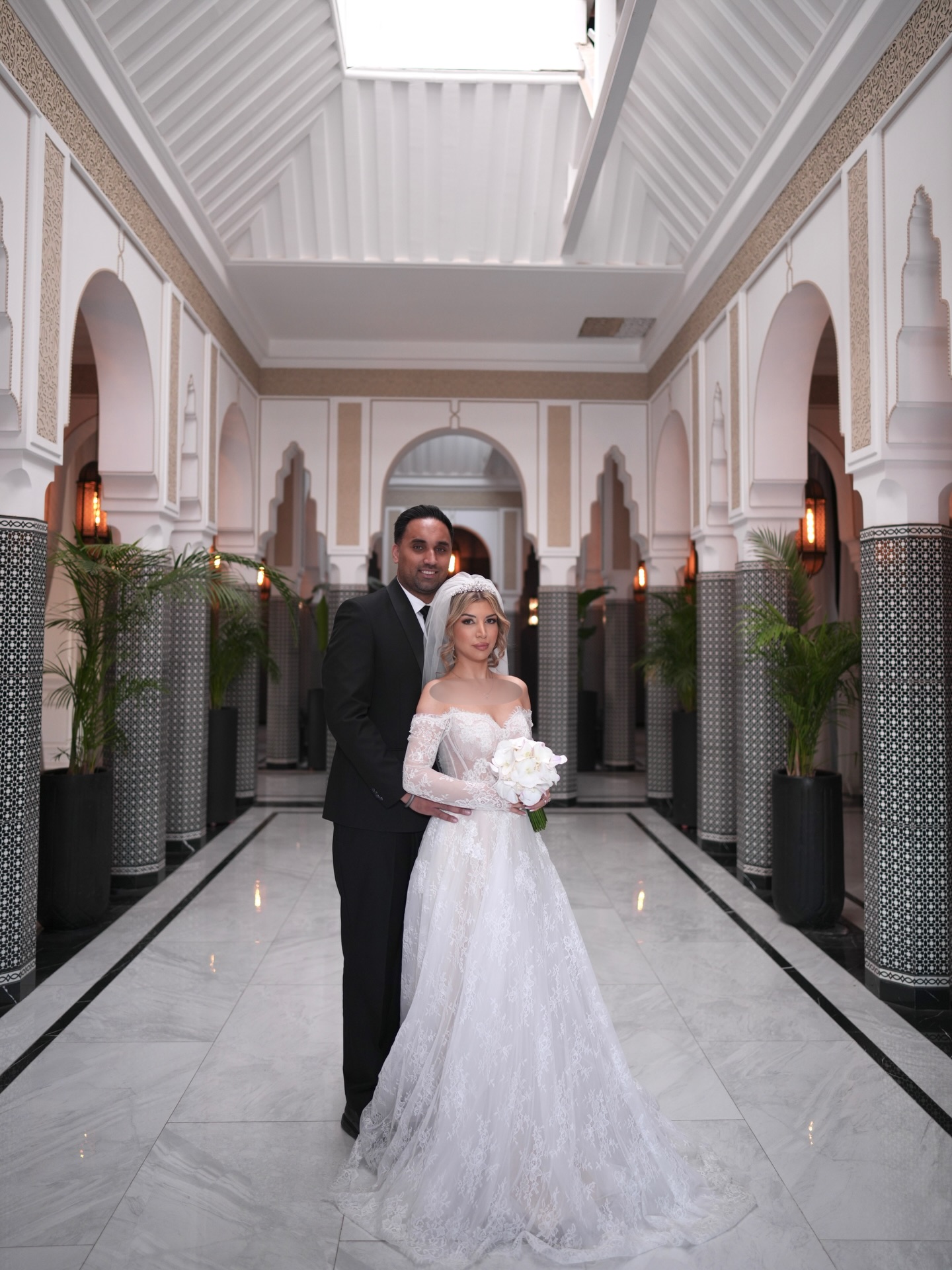 لباس عروس اول